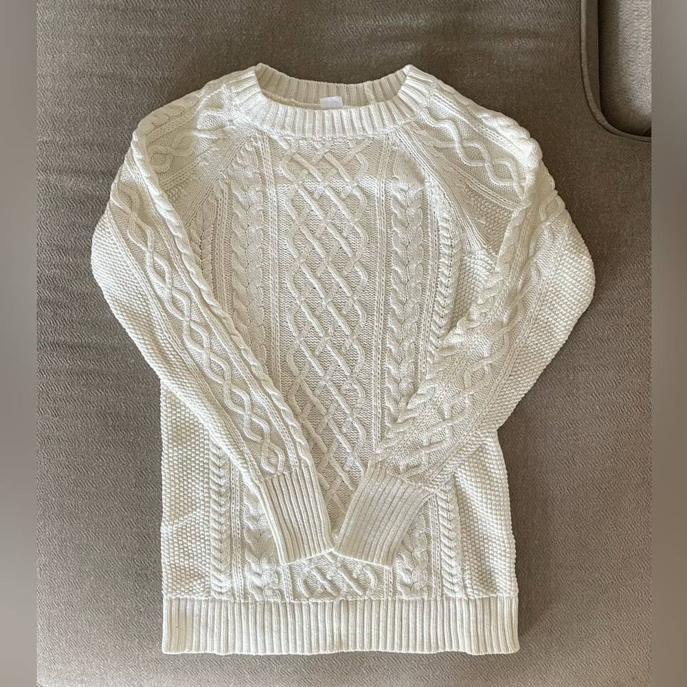 GAP WOMEN’S CABLEKNIT SWEATER
